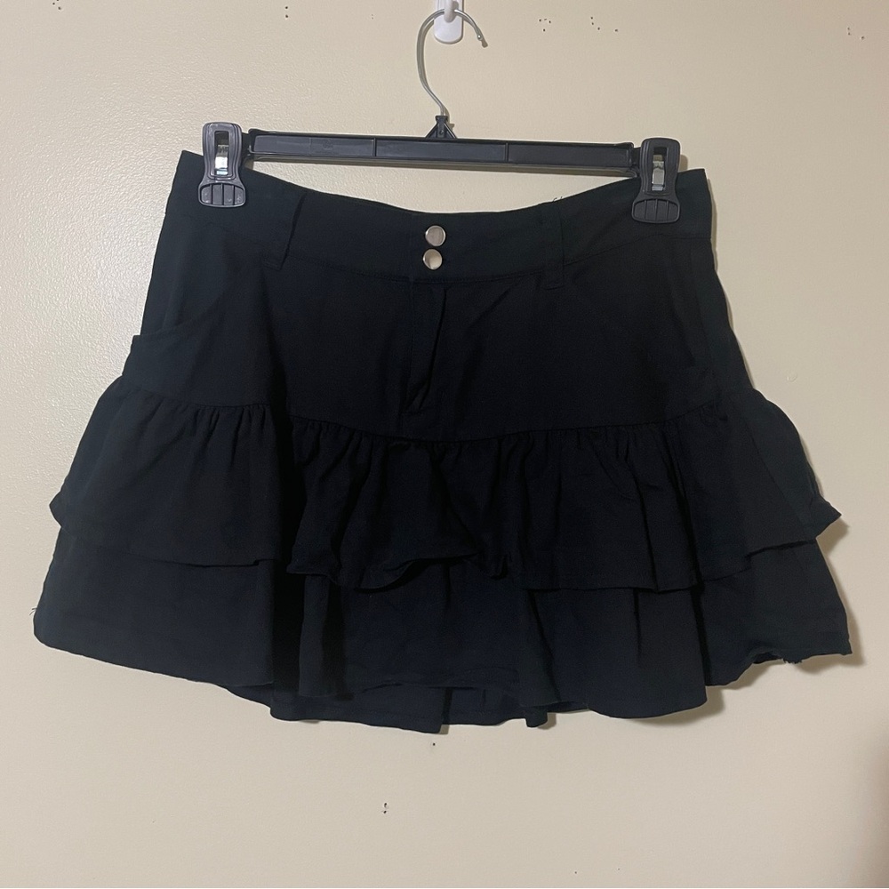 Hot Topic Social Collision black ruffle tiered y2k goth punk mini skirt
